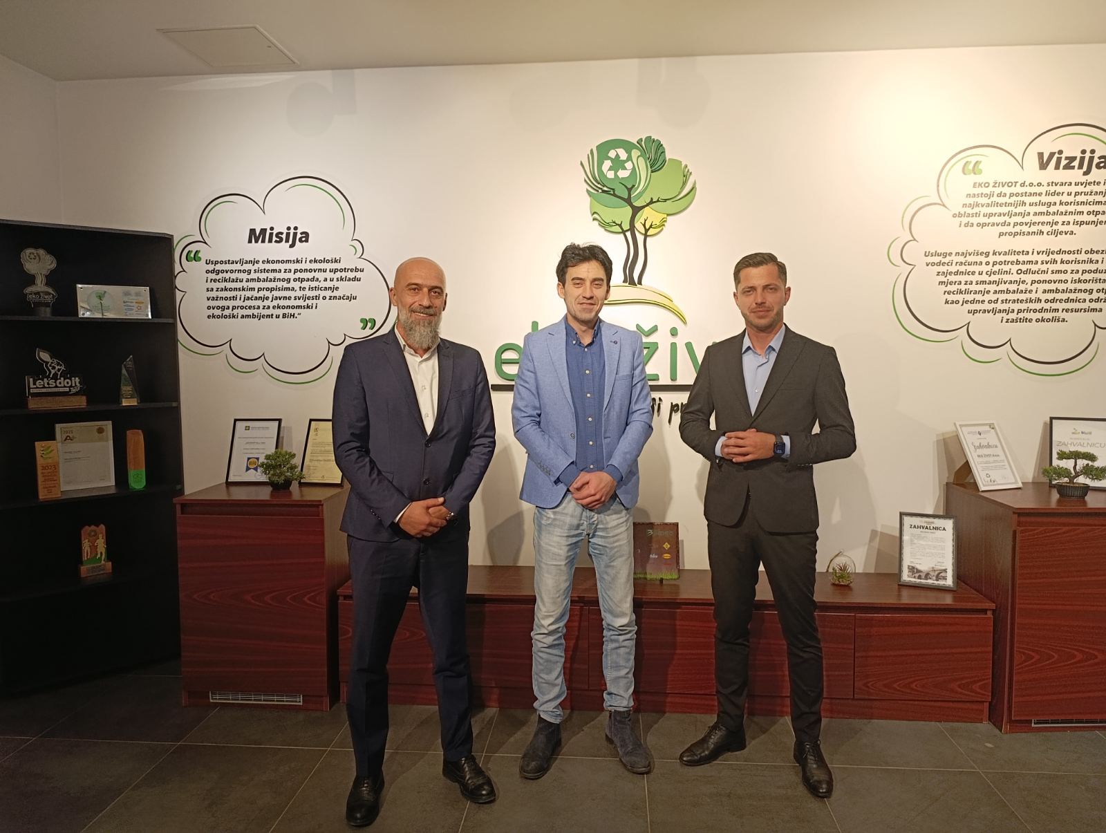 NASLOVNA-FOTOGRAFIJA NASLOVNA-FOTOGRAFIJA